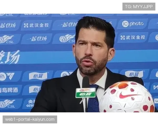 武汉三镇本杰明莫拉接任 墨西哥籍主帅全面改造球队战术